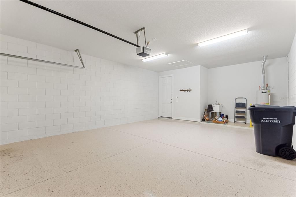 Active With Contract: $412,000 (3 beds, 3 baths, 2036 Square Feet)