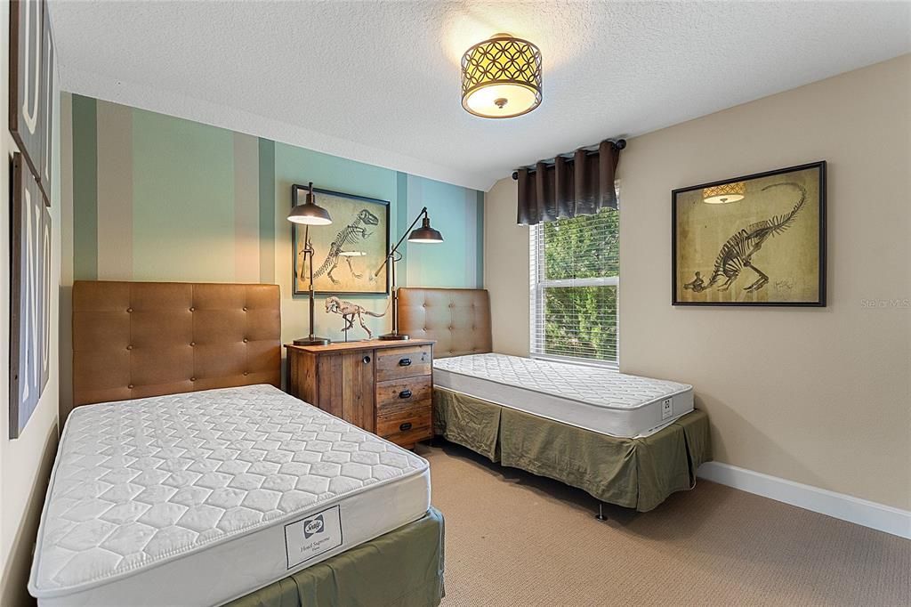 Active With Contract: $412,000 (3 beds, 3 baths, 2036 Square Feet)