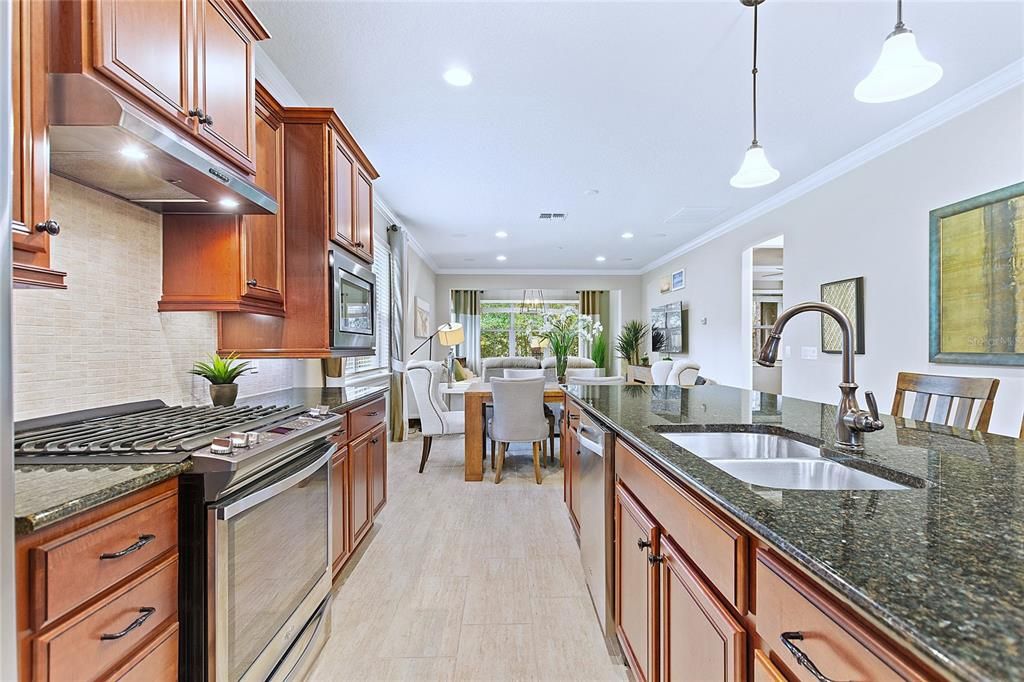 Active With Contract: $412,000 (3 beds, 3 baths, 2036 Square Feet)