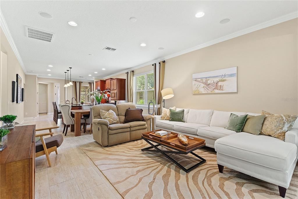 Active With Contract: $412,000 (3 beds, 3 baths, 2036 Square Feet)