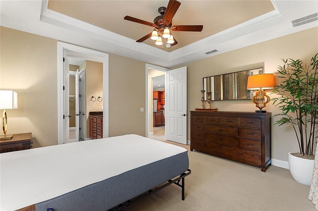 Active With Contract: $412,000 (3 beds, 3 baths, 2036 Square Feet)