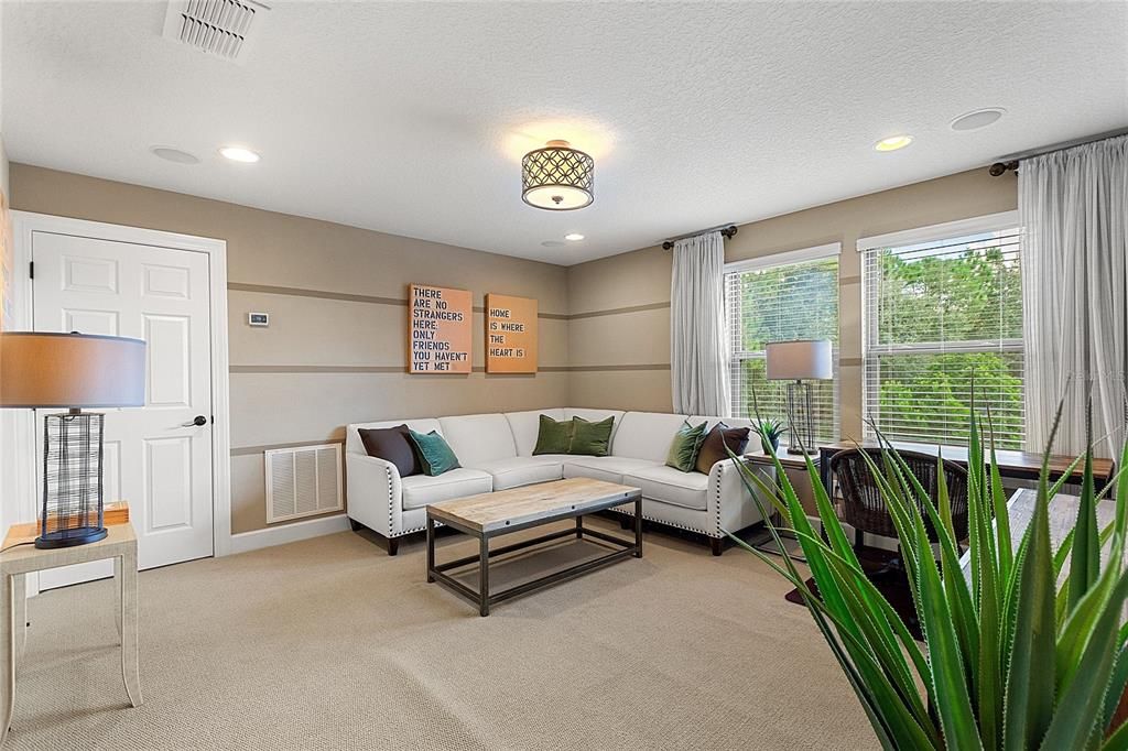 Active With Contract: $412,000 (3 beds, 3 baths, 2036 Square Feet)