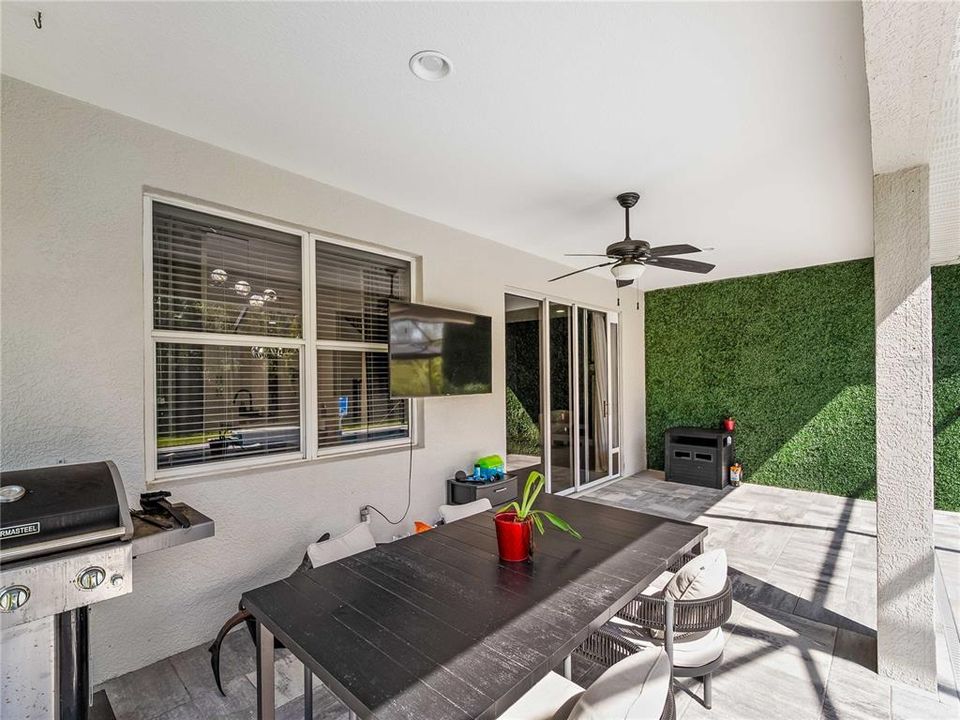 For Sale: $669,000 (5 beds, 3 baths, 2830 Square Feet)