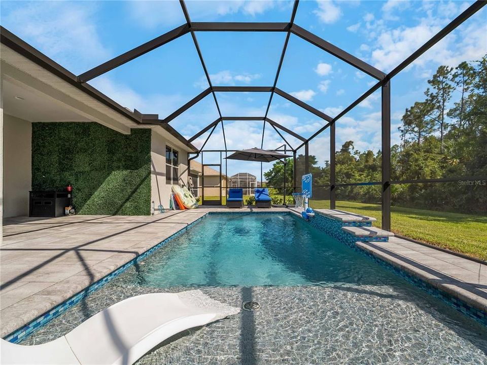 For Sale: $669,000 (5 beds, 3 baths, 2830 Square Feet)