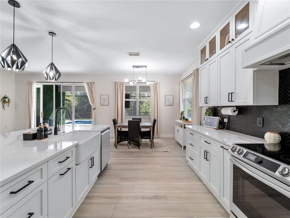 For Sale: $669,000 (5 beds, 3 baths, 2830 Square Feet)