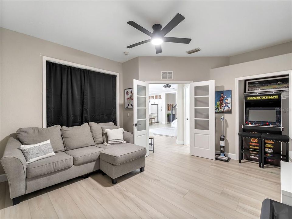 For Sale: $669,000 (5 beds, 3 baths, 2830 Square Feet)