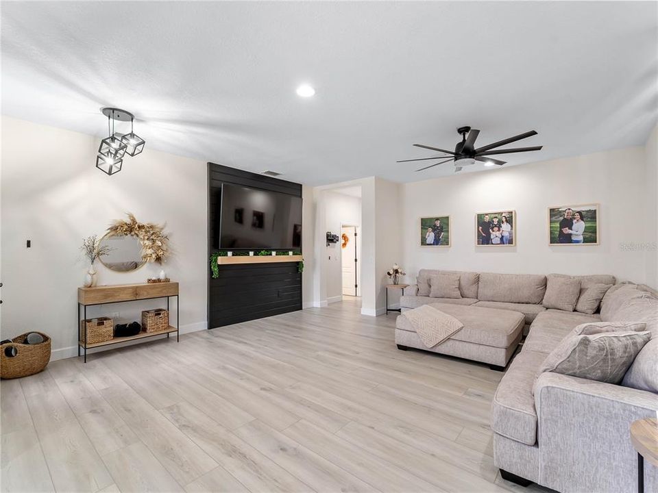 For Sale: $669,000 (5 beds, 3 baths, 2830 Square Feet)