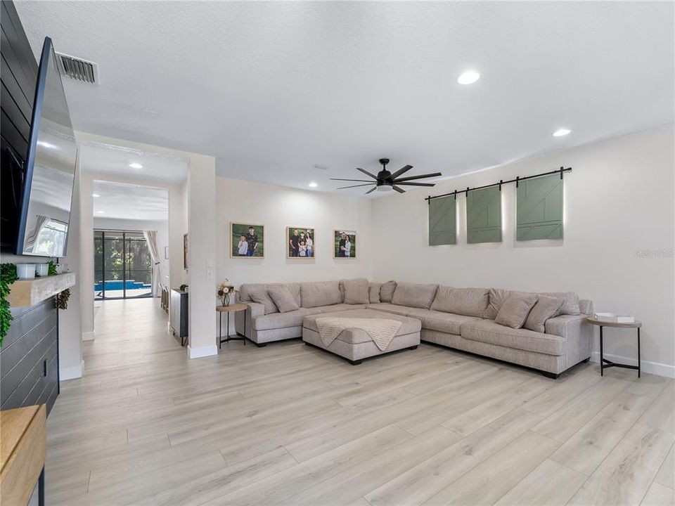 For Sale: $669,000 (5 beds, 3 baths, 2830 Square Feet)