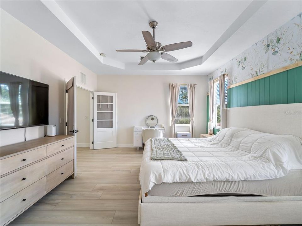 For Sale: $669,000 (5 beds, 3 baths, 2830 Square Feet)