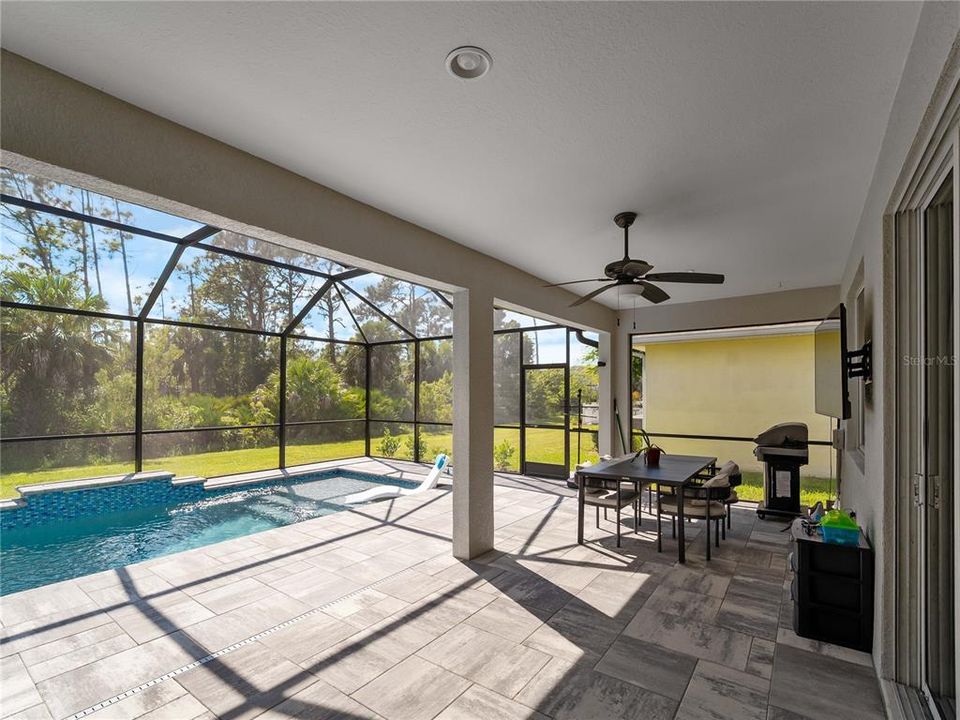 For Sale: $669,000 (5 beds, 3 baths, 2830 Square Feet)