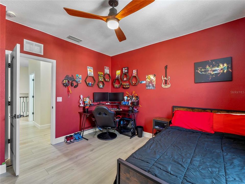 For Sale: $669,000 (5 beds, 3 baths, 2830 Square Feet)