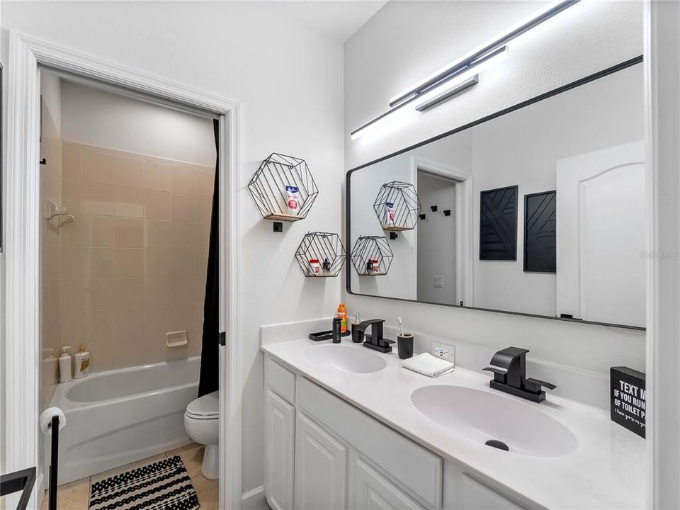 For Sale: $669,000 (5 beds, 3 baths, 2830 Square Feet)