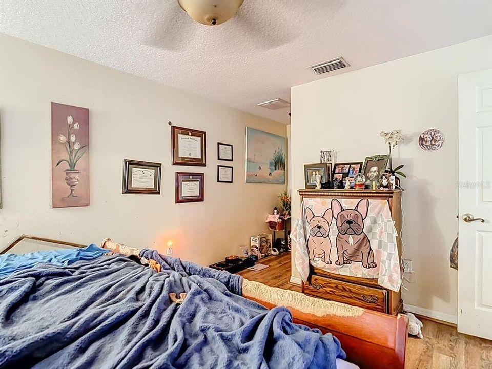 Activo con contrato: $278,000 (3 camas, 2 baños, 1254 Pies cuadrados)