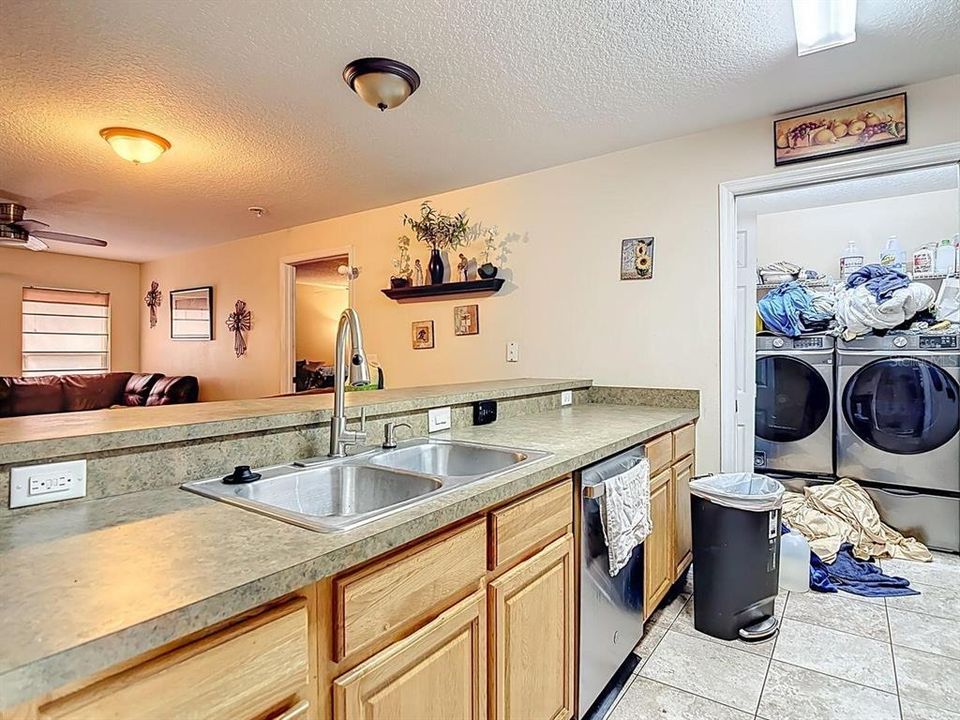 Activo con contrato: $278,000 (3 camas, 2 baños, 1254 Pies cuadrados)