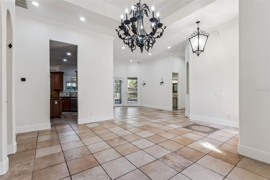 待售: $1,295,000 (5 贝兹, 5 浴室, 3845 平方英尺)