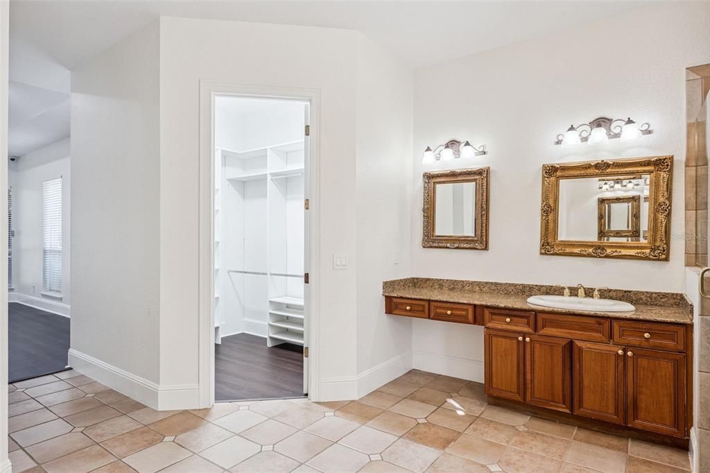 待售: $1,295,000 (5 贝兹, 5 浴室, 3845 平方英尺)