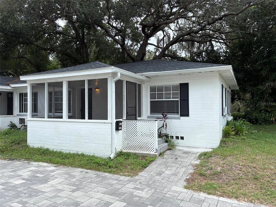 Под контрактом: $1,580 (2 спален, 1 ванн, 760 Квадратных фут)