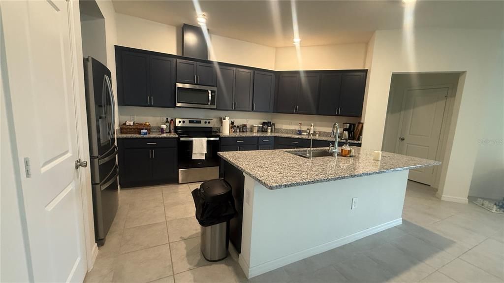 出租: $2,100 (3 贝兹, 2 浴室, 2025 平方英尺)