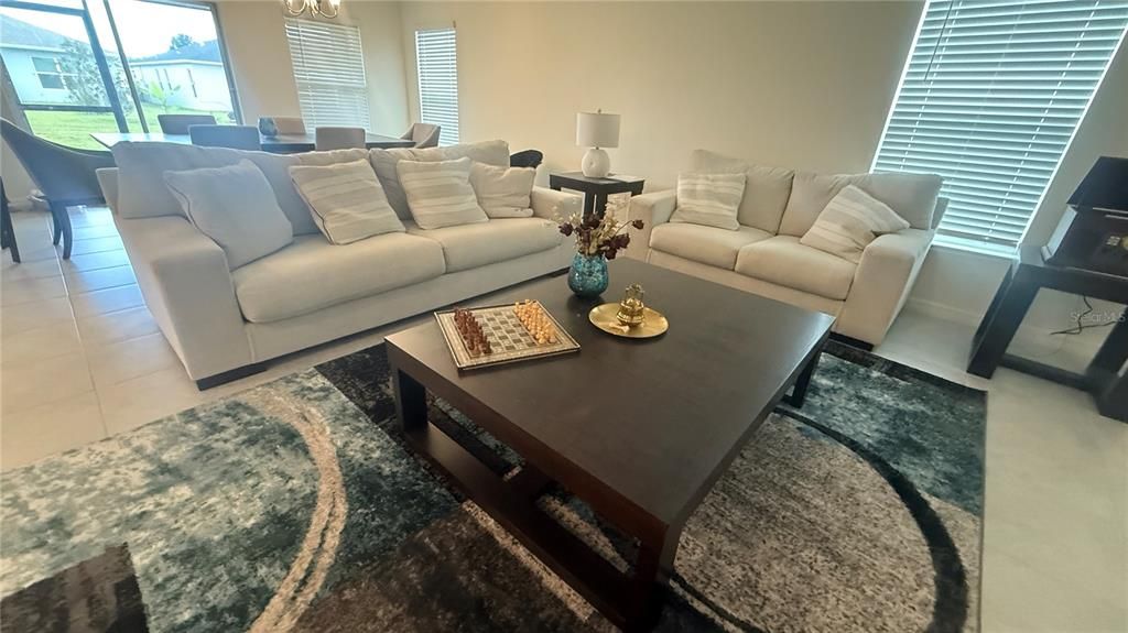 出租: $2,100 (3 贝兹, 2 浴室, 2025 平方英尺)