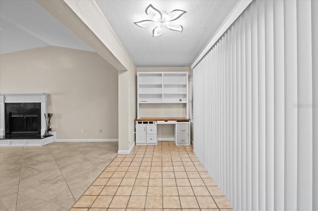 For Sale: $290,000 (2 beds, 2 baths, 1312 Square Feet)