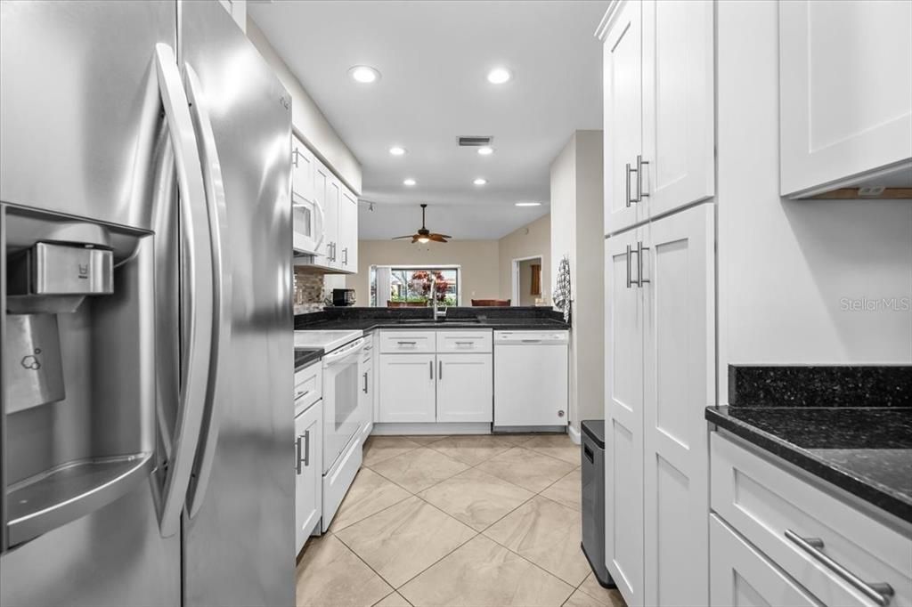 For Sale: $290,000 (2 beds, 2 baths, 1312 Square Feet)