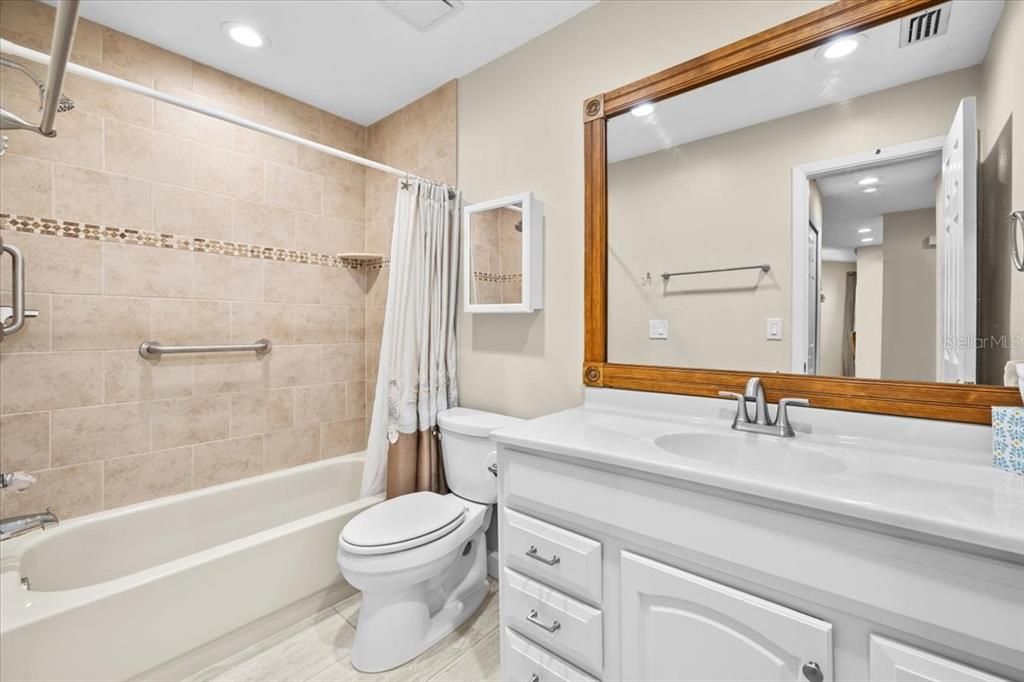 For Sale: $290,000 (2 beds, 2 baths, 1312 Square Feet)