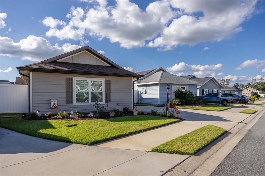 待售: $282,500 (2 贝兹, 2 浴室, 1333 平方英尺)