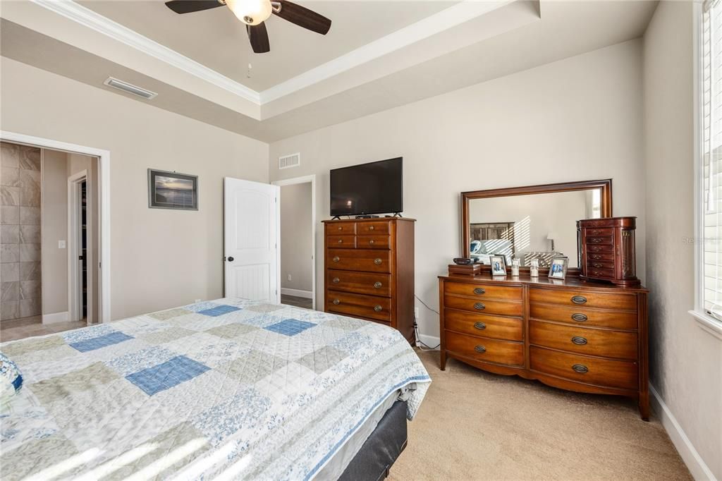 待售: $282,500 (2 贝兹, 2 浴室, 1333 平方英尺)