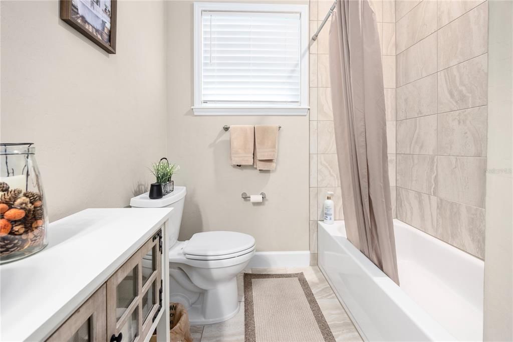 待售: $282,500 (2 贝兹, 2 浴室, 1333 平方英尺)