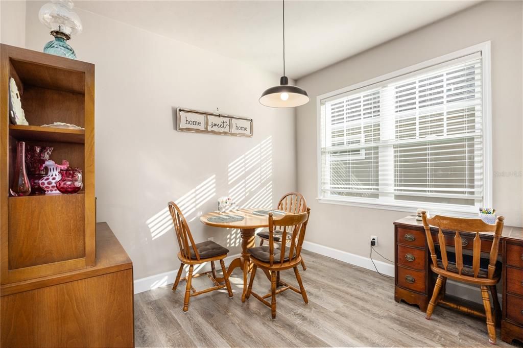 待售: $282,500 (2 贝兹, 2 浴室, 1333 平方英尺)