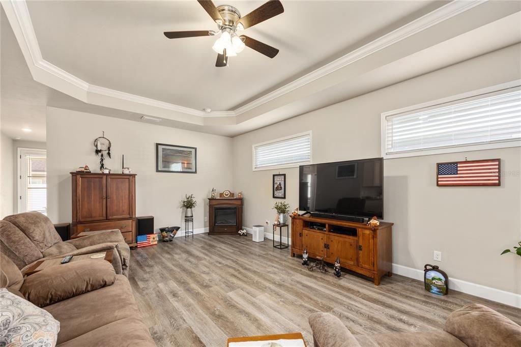 待售: $282,500 (2 贝兹, 2 浴室, 1333 平方英尺)