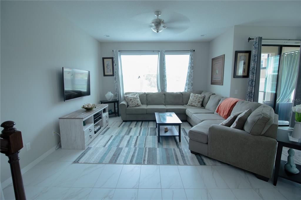 For Rent: $2,700 (3 beds, 2 baths, 2153 Square Feet)