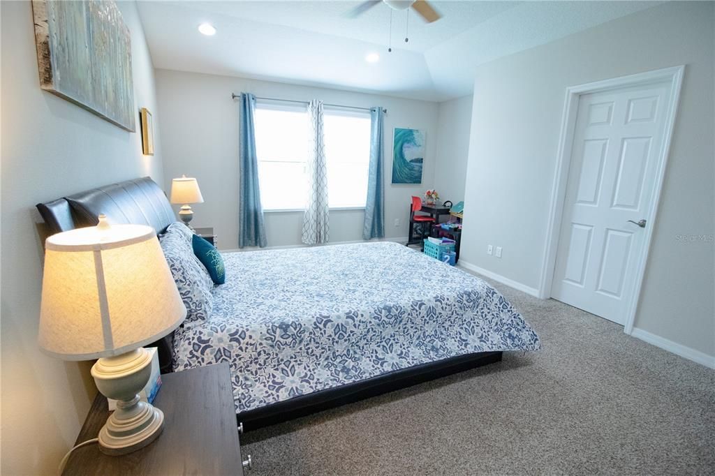 For Rent: $2,700 (3 beds, 2 baths, 2153 Square Feet)