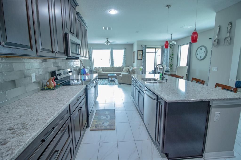 For Rent: $2,700 (3 beds, 2 baths, 2153 Square Feet)