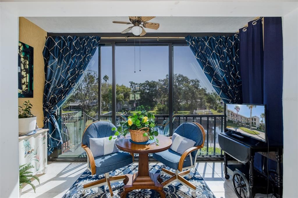 For Sale: $179,900 (2 beds, 2 baths, 1025 Square Feet)