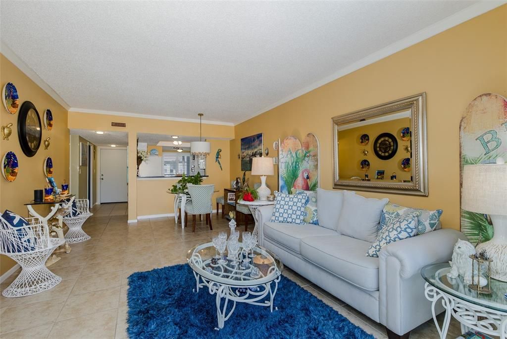 For Sale: $179,900 (2 beds, 2 baths, 1025 Square Feet)