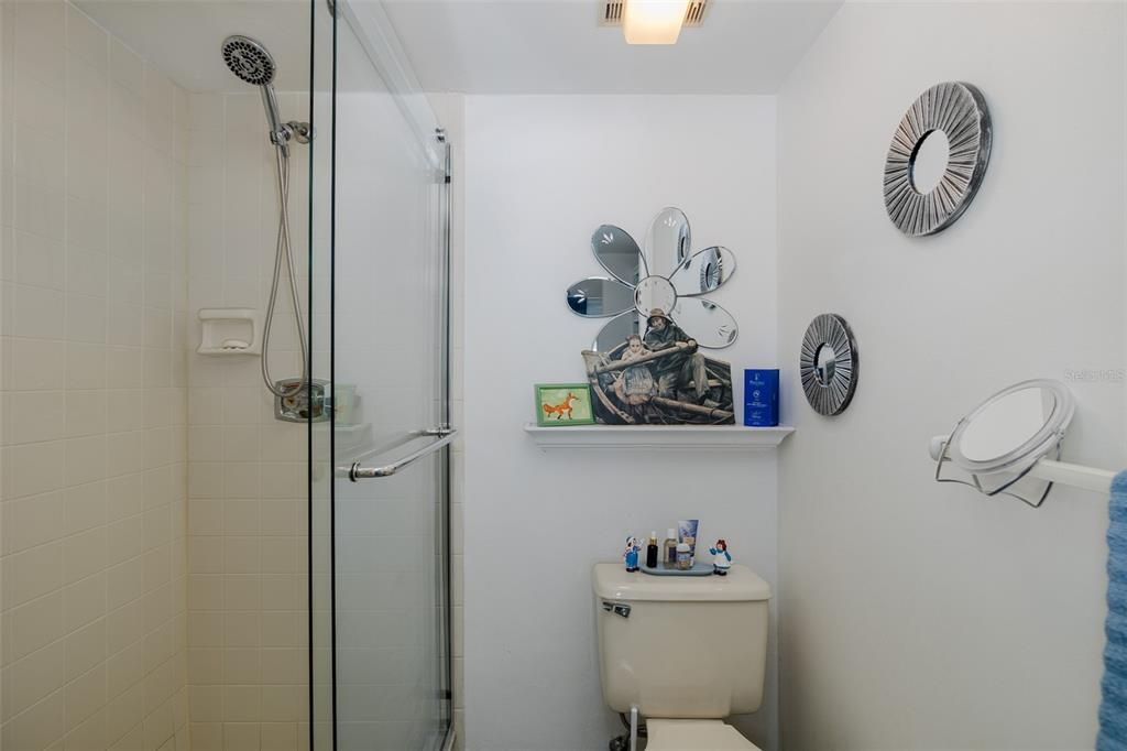 For Sale: $179,900 (2 beds, 2 baths, 1025 Square Feet)