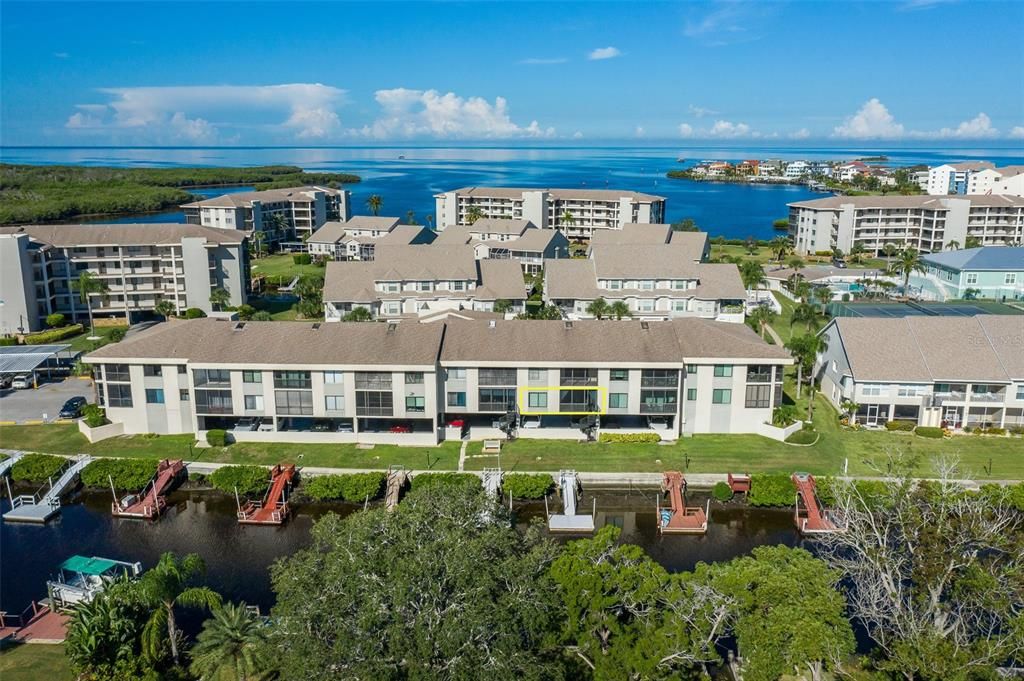 For Sale: $179,900 (2 beds, 2 baths, 1025 Square Feet)