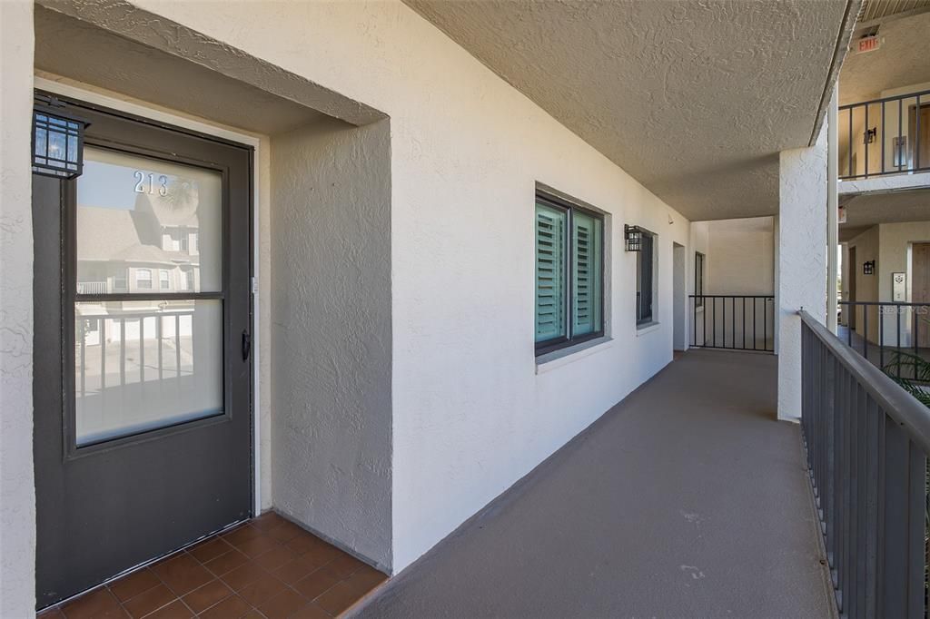 For Sale: $179,900 (2 beds, 2 baths, 1025 Square Feet)