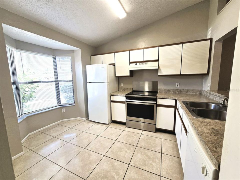 В аренду: $1,450 (2 спален, 2 ванн, 962 Квадратных фут)