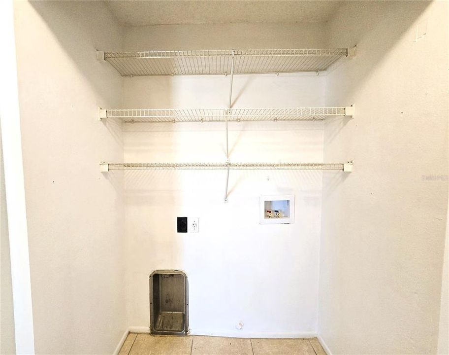 В аренду: $1,450 (2 спален, 2 ванн, 962 Квадратных фут)