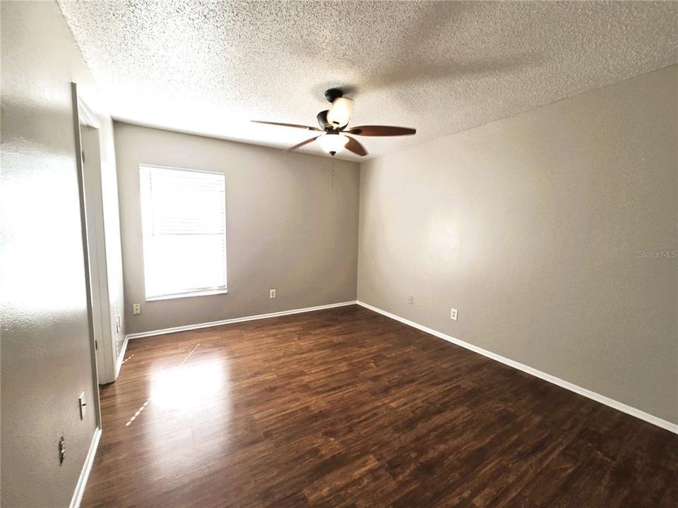 В аренду: $1,450 (2 спален, 2 ванн, 962 Квадратных фут)