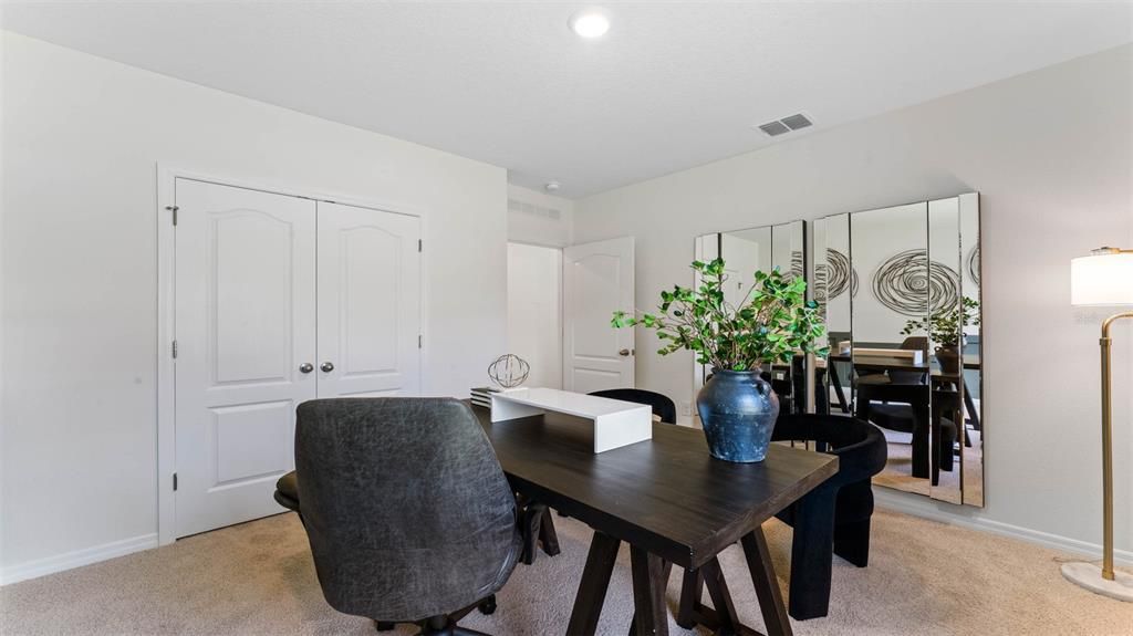 Activo con contrato: $424,990 (5 camas, 3 baños, 2601 Pies cuadrados)