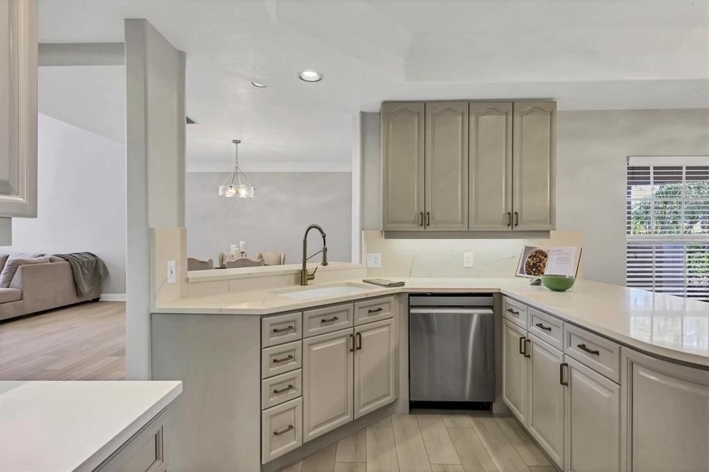 For Sale: $850,000 (3 beds, 2 baths, 2172 Square Feet)