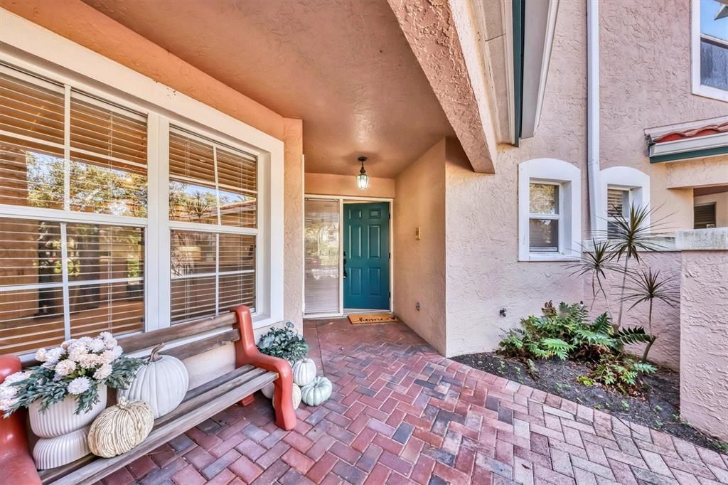 For Sale: $850,000 (3 beds, 2 baths, 2172 Square Feet)