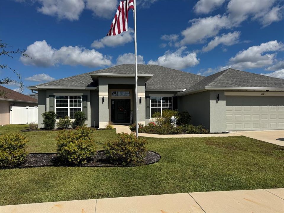 Active With Contract: $305,000 (4 beds, 2 baths, 2334 Square Feet)