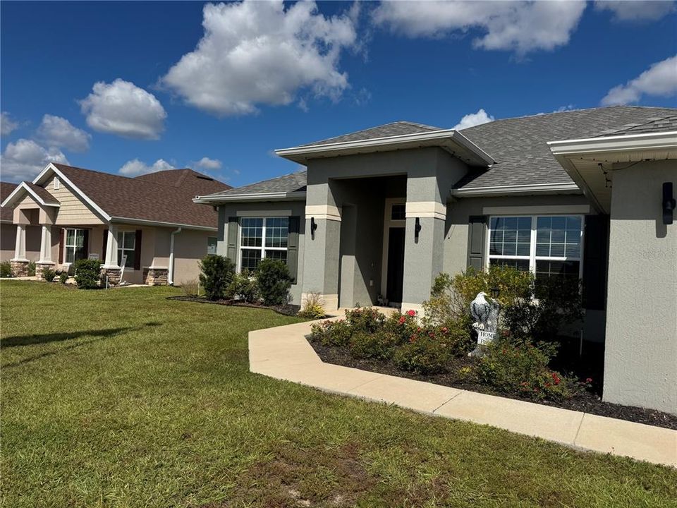 Active With Contract: $305,000 (4 beds, 2 baths, 2334 Square Feet)