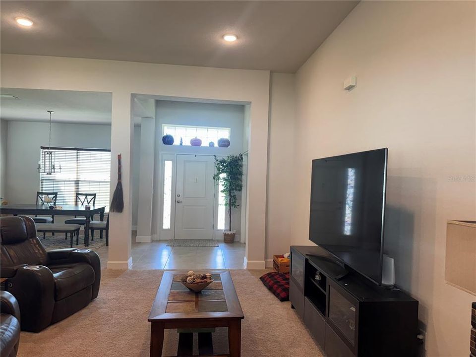 Active With Contract: $305,000 (4 beds, 2 baths, 2334 Square Feet)