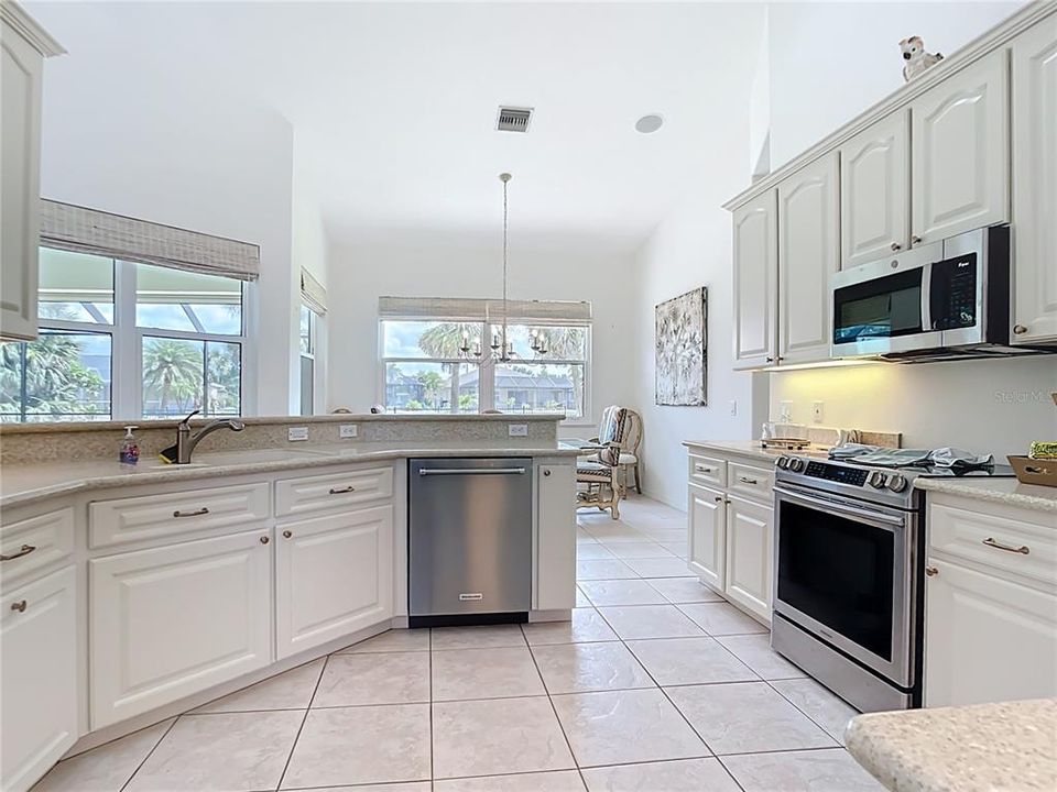 En Renta: $6,500 (3 camas, 2 baños, 2469 Pies cuadrados)