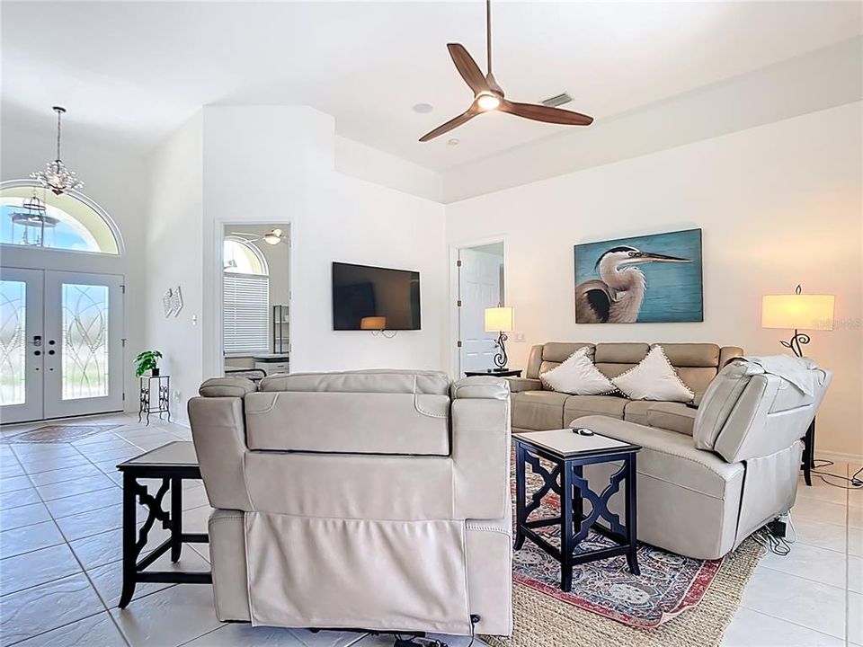 En Renta: $6,500 (3 camas, 2 baños, 2469 Pies cuadrados)